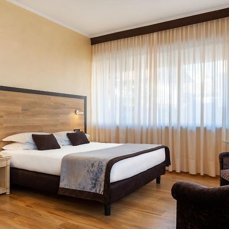 Augustus Hotel Biella Eksteriør bilde