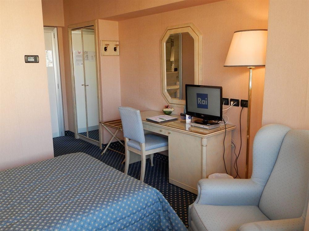 Augustus Hotel Biella Eksteriør bilde