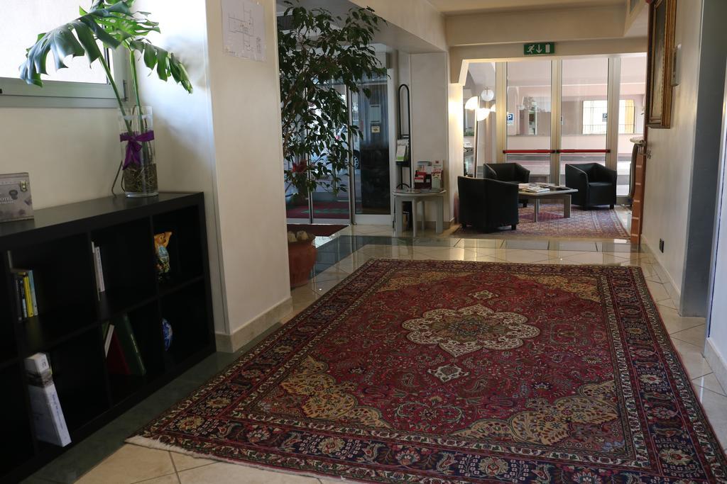 Augustus Hotel Biella Eksteriør bilde