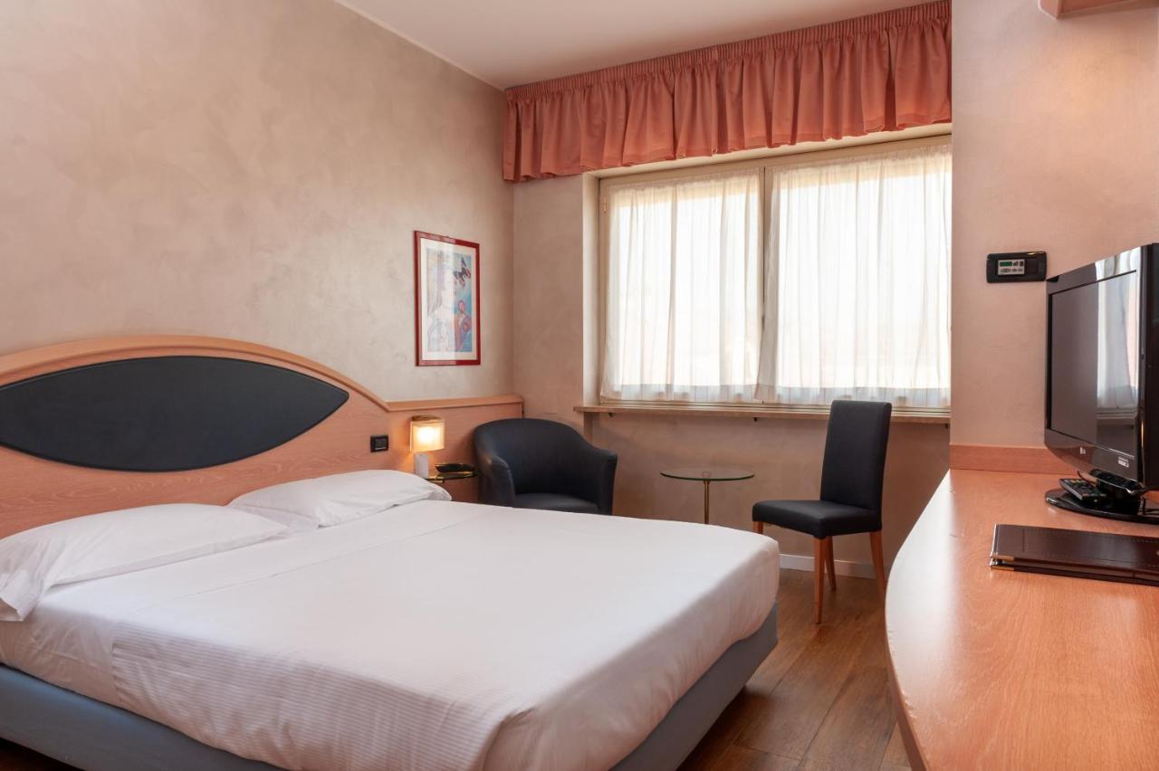 Augustus Hotel Biella Eksteriør bilde