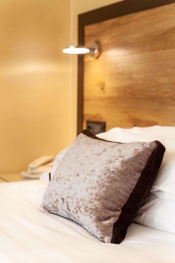 Augustus Hotel Biella Eksteriør bilde
