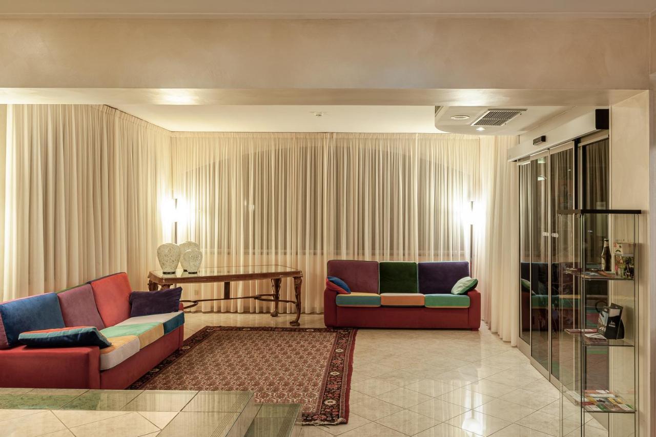 Augustus Hotel Biella Eksteriør bilde